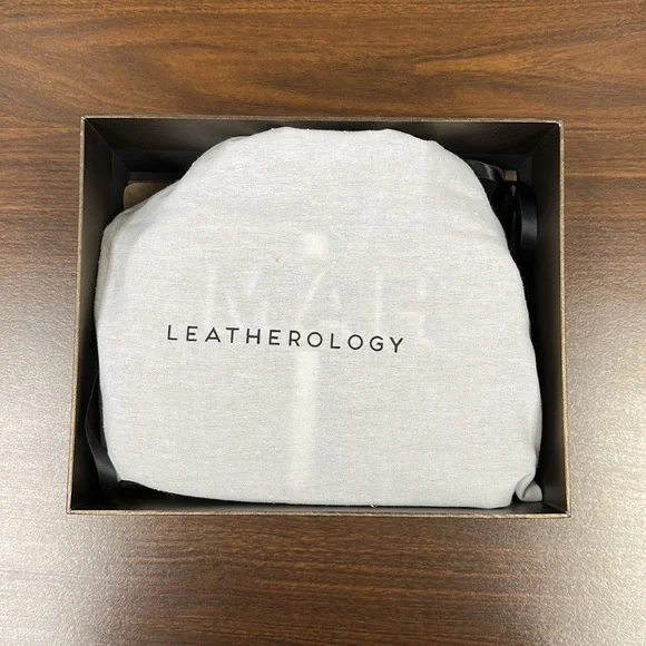 Leatherology Meadow Double Zip Hand Painted Monogrammed “MAH” Camera Bag - Picture 16 of 16